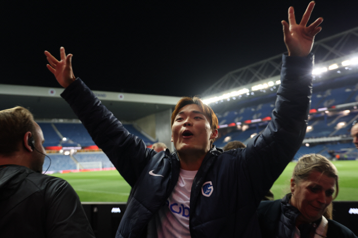 Oh Hyun-kyu, are you watching Germany? PK missed again → goal explosion...Genk overpowered Rangers 10 who fought 10 people → UEL's first win, Hwanhee