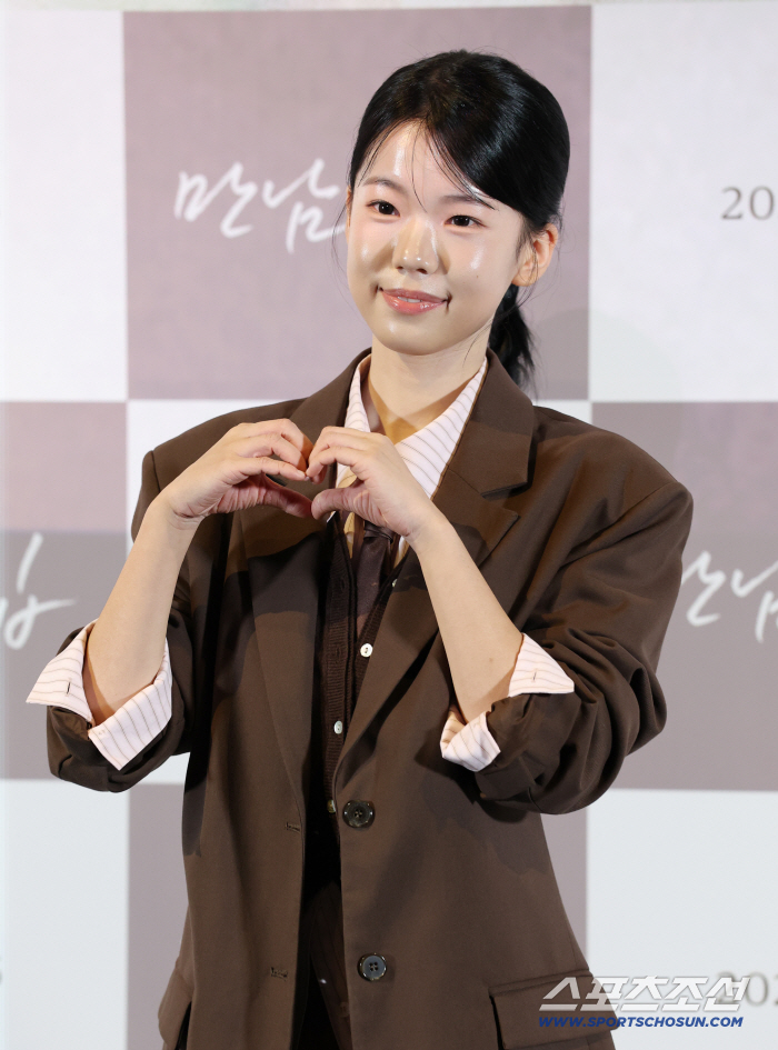  Doyoungseo, the meeting house, is pure and pleasant