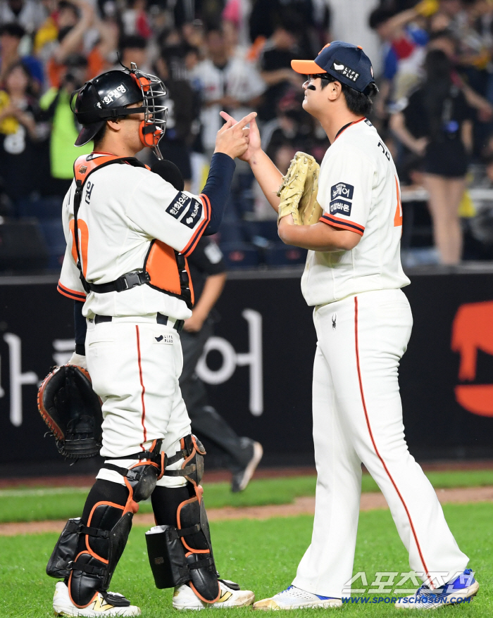  Hanwha's Lee Jae-won and Kim Seo-hyun caught No. 1 LG
