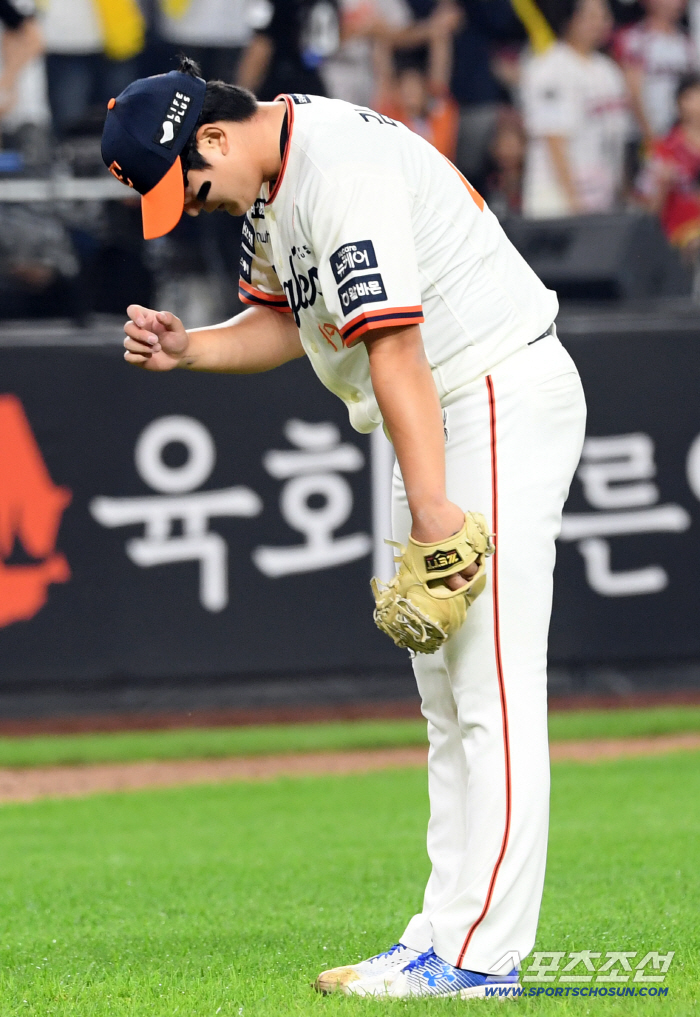  Kim Seohyun of Hanwha, polite greeting