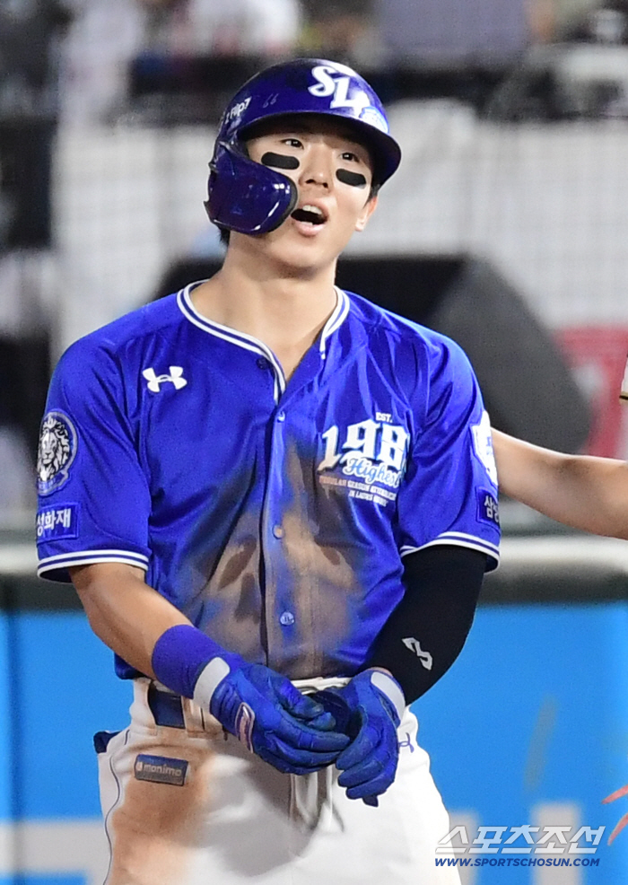  Kim Sung-yoon's first RBI timely hit to take the lead