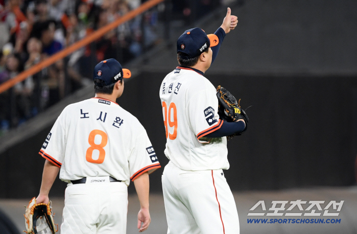  Left fielder Moon Hyun-bin's stellar defense, praised by starting pitcher Ryu Hyun-jin