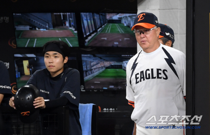 Roh Sihwan, if you just tagged him...1st place? No way! Hanwha, Austin catch LG for first time and chase 2.5G car 