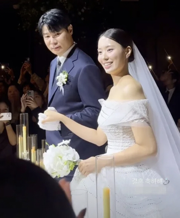 Wedding Guest  Villain...Choi Hyun-seok's daughter Choi Yeon-soo is controversial about the new bride's sniping post → Eventually