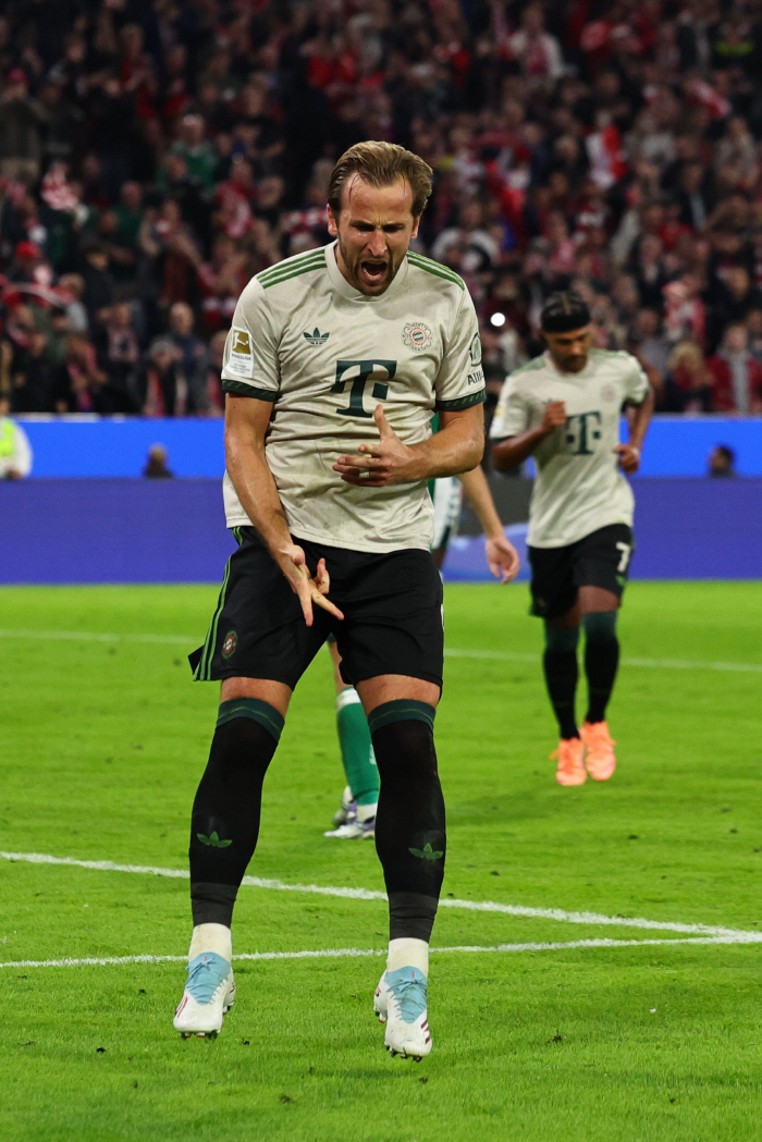 104 games x 100 goals!The shortest record in Europe's top five leagues, Manchester United, Ronaldo, and Monsters crossed