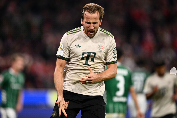 104 games x 100 goals!The shortest record in Europe's top five leagues, Manchester United, Ronaldo, and Monsters crossed