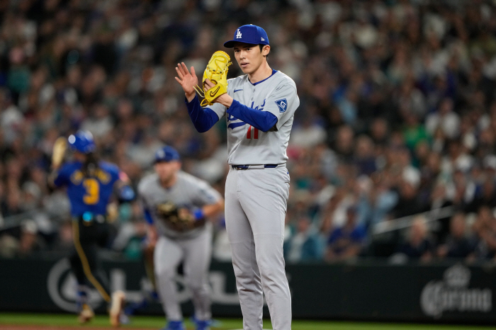 The 161-kilometer bullpen Sasaki is powerful. 60-homer MVP candidate Raleigh struck out three pitches 