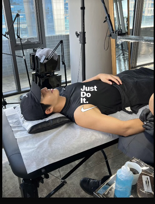 Han Ye-seul Marks Tattoo Legalization with Matching Ink