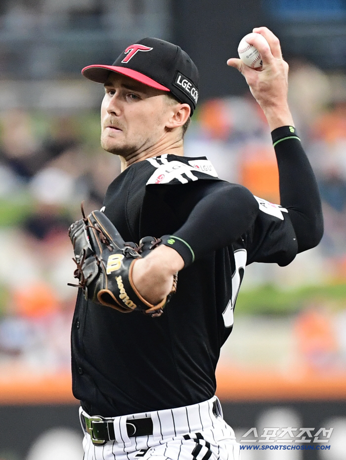 I can really see the winner! Magic number 1...The game was decided in the first inning LG, Daejeon jinx is over, too Overpower Hanwha 
