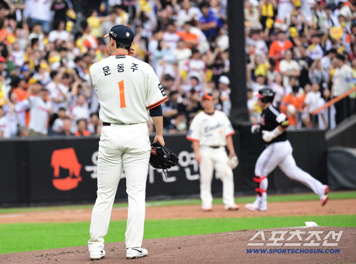 I can really see the winner! Magic number 1...The game was decided in the first inning LG, Daejeon jinx is over, too Overpower Hanwha 