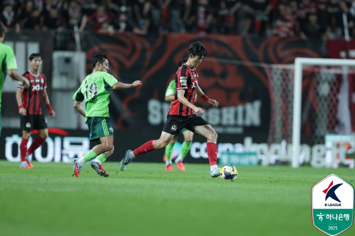  Seoul blocked Foye Jeonbuk. What's wrong with it? 11 draws with Seoul