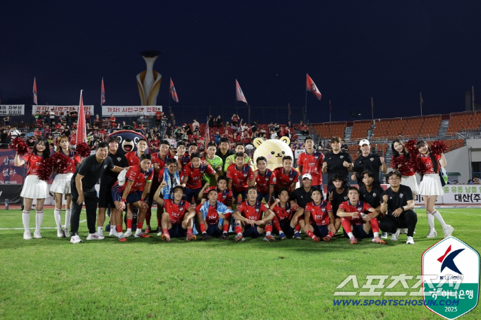 Lee Dong-kyung, a late sergeant, won 2-0 over Kim Cheon and Lee Dong-hee's exit port, where one goal and one AS football was killed! The second highest rank after Jeonbuk has been confirmed!