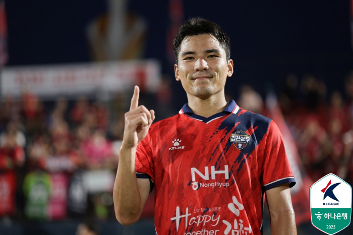 Lee Dong-kyung, a late sergeant, won 2-0 over Kim Cheon and Lee Dong-hee's exit port, where one goal and one AS football was killed! The second highest rank after Jeonbuk has been confirmed!
