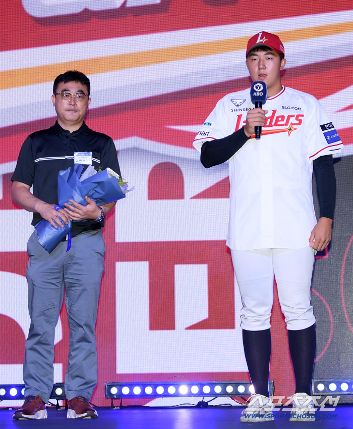  The 152km fireball has been stamped for 270 million All 10 rookies have signed contracts