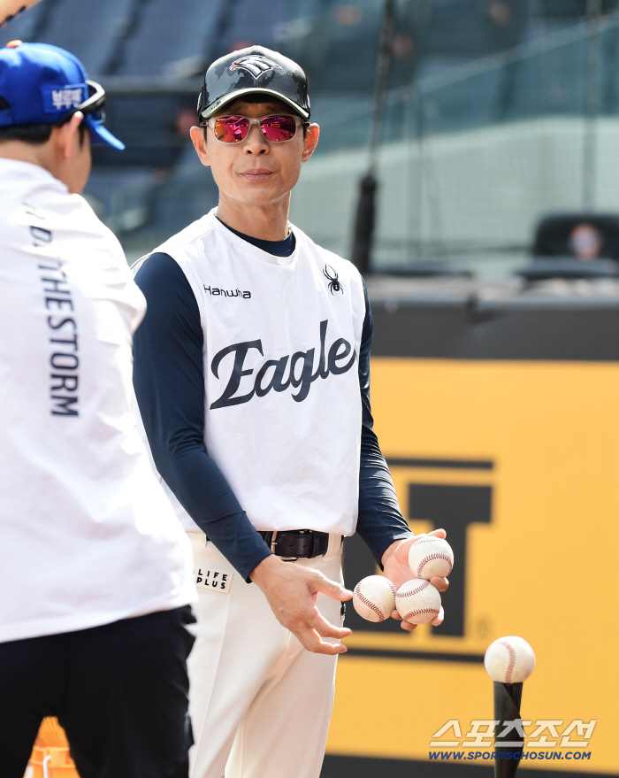  Coach Kim Jae Girl, focus on the game