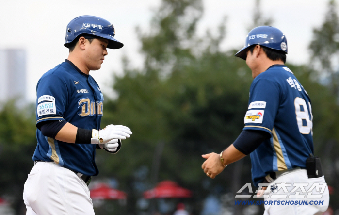  Kim Hyung-joon reports a solo shot against Yang Hyun-jong