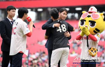  Kim Sang Beom's warm hug