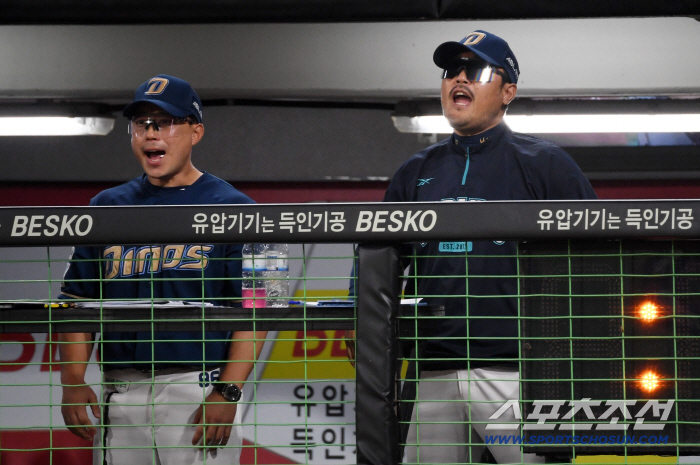  NC manager Lee Ho-joon, who led the team to five consecutive wins, cheers