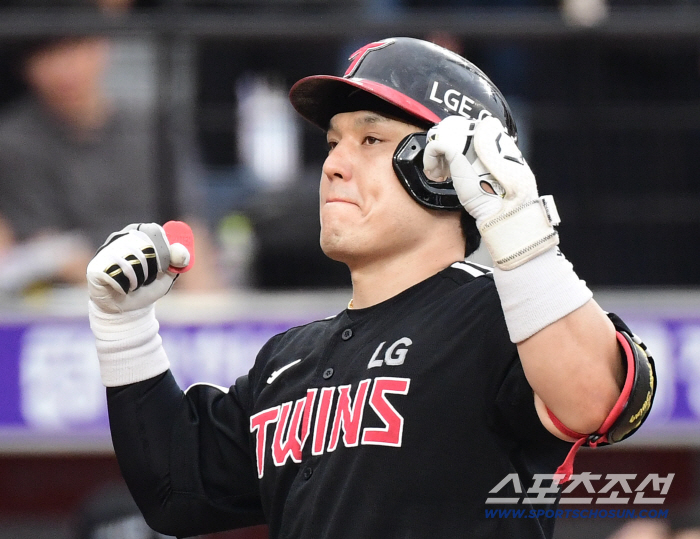  Park Dongwon, clench your fist! a two-run home run to make up for mistakes