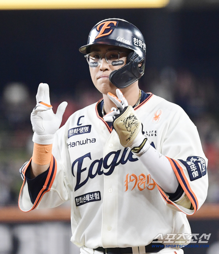 A timely two-run hit chasing Chae Eun-sung