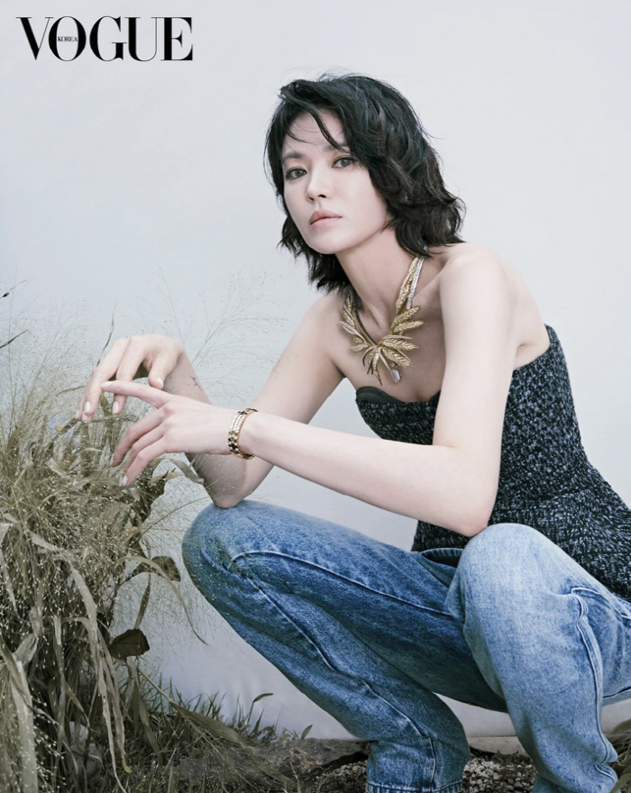 Song Hye-kyo Captivates in Chic Short-Hair Transformation