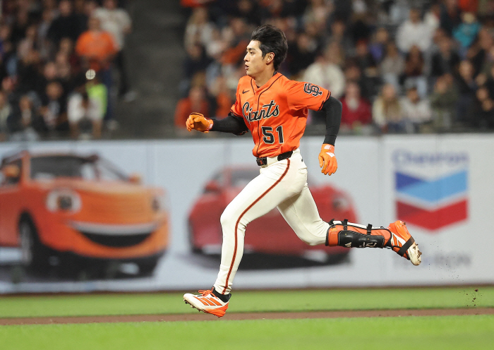 Best → Worst → First full time after Lee Jung-hoo, local evaluation is quite positive → Lockdown for at least 4 years