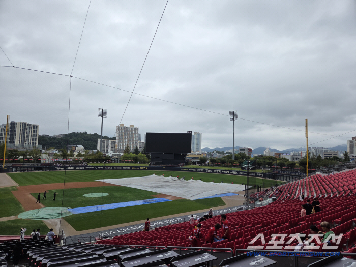 Gwangju KIA Championship, first of all, spectators enter! → There's a big one coming.. The ground condition is the key
