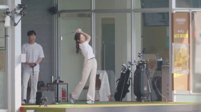 Dong-geon and Myeong-eun are suddenly out of nowhere → just before the catastrophe, filtering out such people