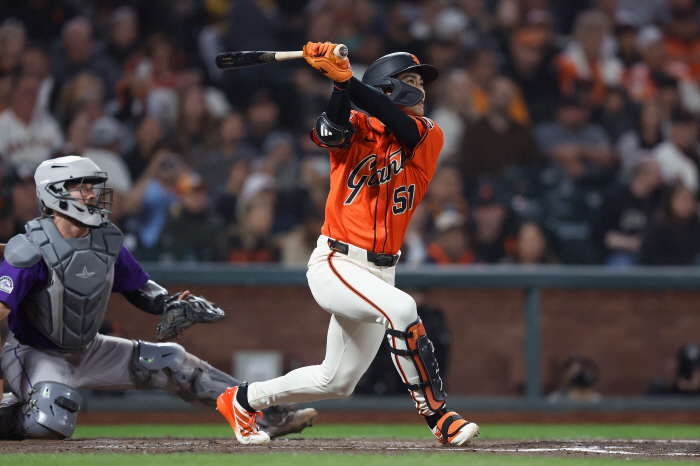 Is there a throw in the stands left in your head? San Francisco's Lee Jung-hoo 3 hits → No hit bat rapid freezing, and the record for the first time in history is on the verge of collapse