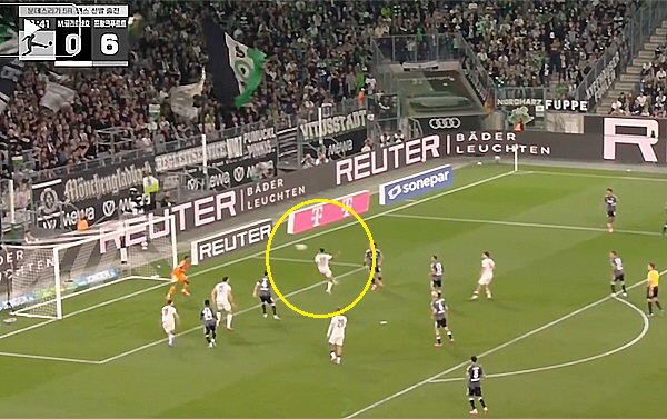 It was a beautiful header  Kastroff's crazy Bundesliga debut goal → highest rating in the team!Glatbach, 06→46 defeat