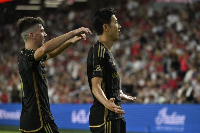 It's too obvious. Multi-goal  4G consecutive goals, Son Heung-min, the highest rating  MOM of the game 