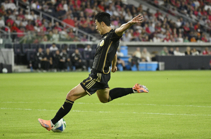 It's too obvious. Multi-goal  4G consecutive goals, Son Heung-min, the highest rating  MOM of the game 