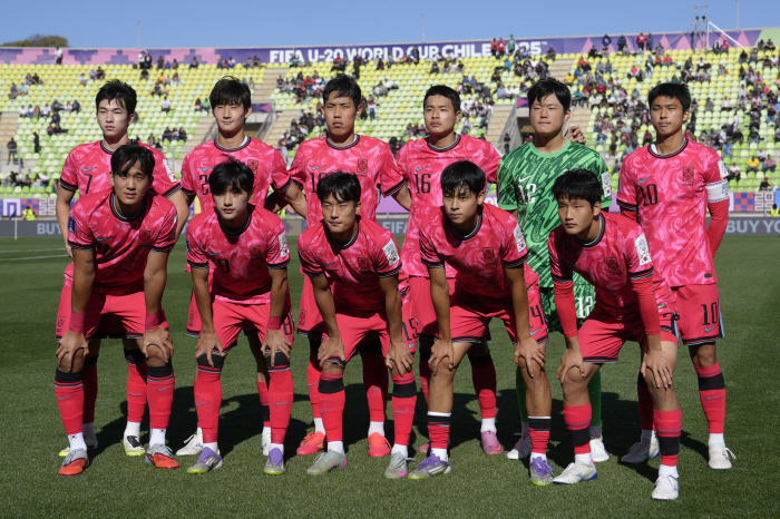 Korean soccer, which lacks determination, is now the end of the media, and Korean fans envy Japan and introduce their reactions 