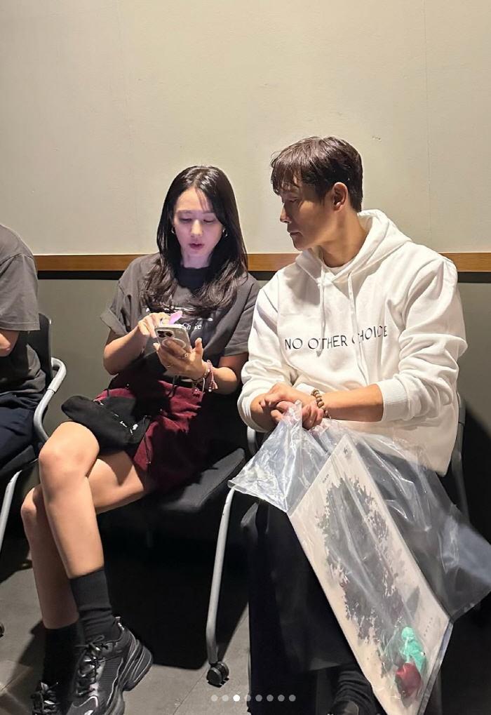 Lee Byung-hun, ♥ A friendly two-shot with Son Ye-jin exceeded 1 million, so it can't be helped