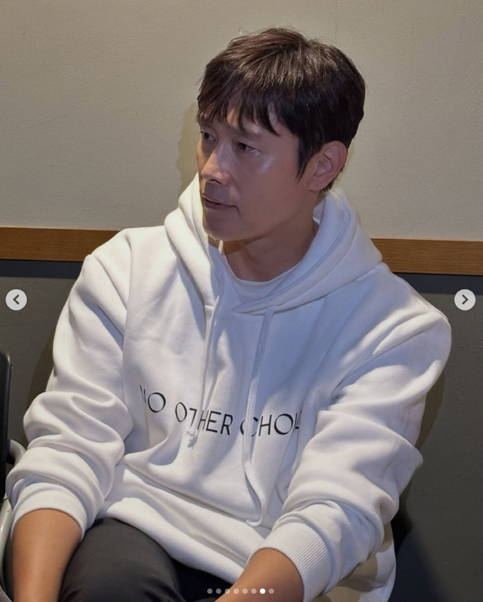 Lee Byung-hun, ♥ A friendly two-shot with Son Ye-jin exceeded 1 million, so it can't be helped