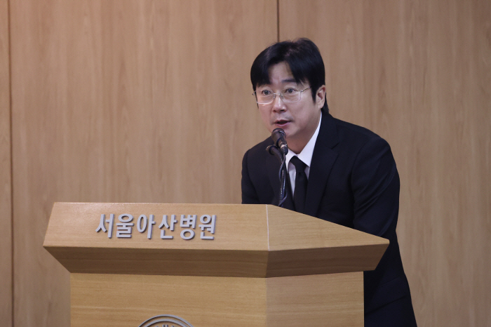 My eternal adult...Kim Shin-young, Jeon Yu-seong cried, too. 