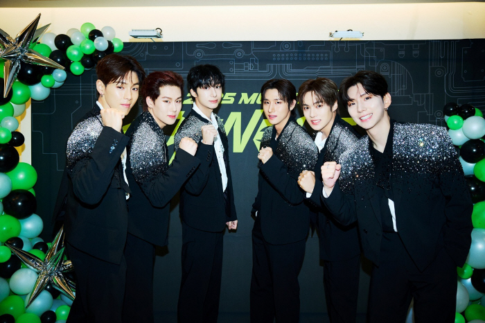 MONSTA X Returns to U.S. Jingle Ball Tour for Fourth Time