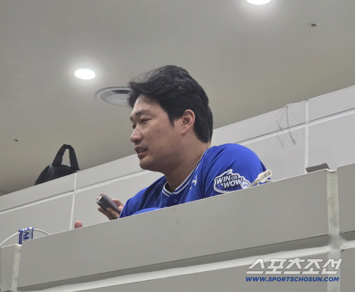 Oh Seung-hwan, the last retirement tour. We won't get on the team bus and come out of the stadium