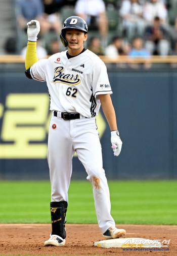  Ahn Jae-seok brought a lead with an RBI double