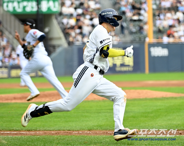  Ahn Jae-seok runs an RBI double!