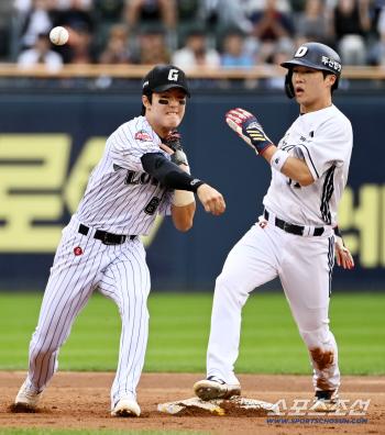  HAN TAE YANG, you need to catch first base too!