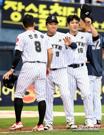  Jung Hoon and Kim Minsung, thank you for your hard work this season