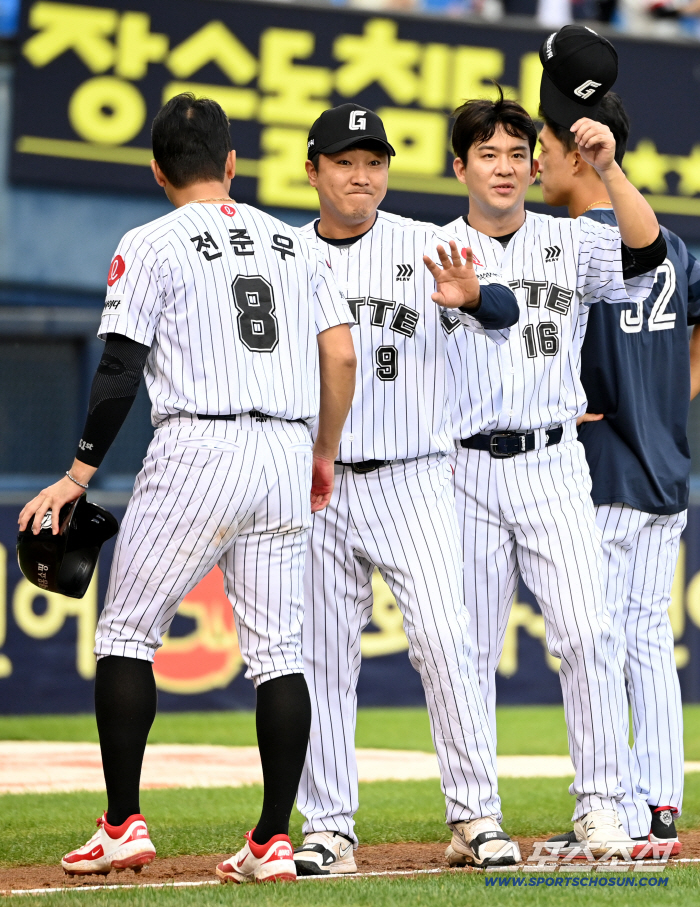  Jung Hoon and Kim Minsung, thank you for your hard work this season