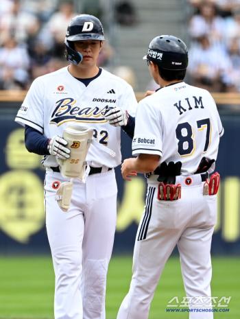  Kim Jae-hwan hits a first RBI double!