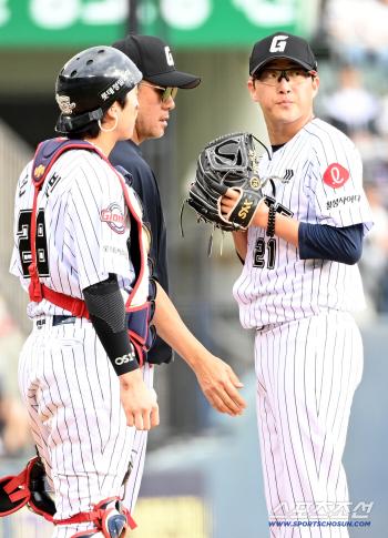  Park Se-woong, a disappointing 6th-inning steel plate