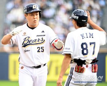  Yang Eui-ji, successful pinch hitter