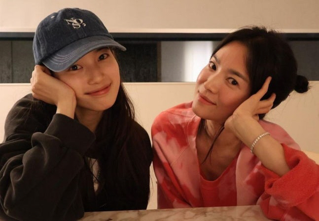 Song Hye-kyo, thank you for receiving two pairs of socks from ♥ Su-ji. It's warm
