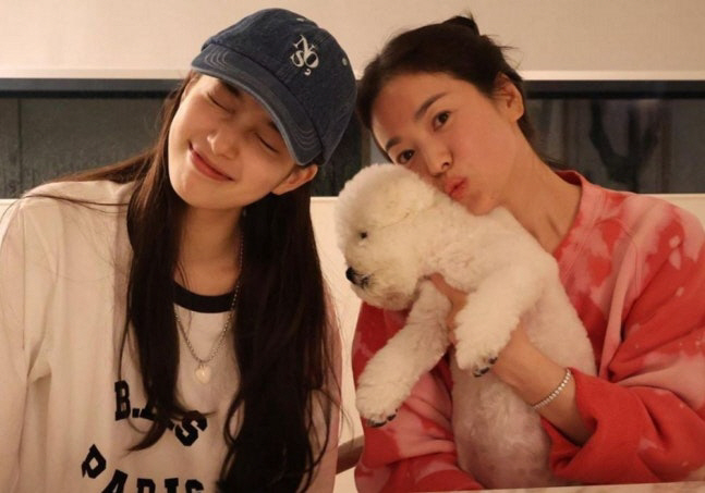 Song Hye-kyo, thank you for receiving two pairs of socks from ♥ Su-ji. It's warm