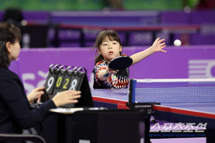 Thanks to Chairman Cho Yang-ho's legacy and Kim Ji-yu's heartfelt thank-you letter from Ilwoo Bae, the No. 1 elementary school player in the table tennis competition