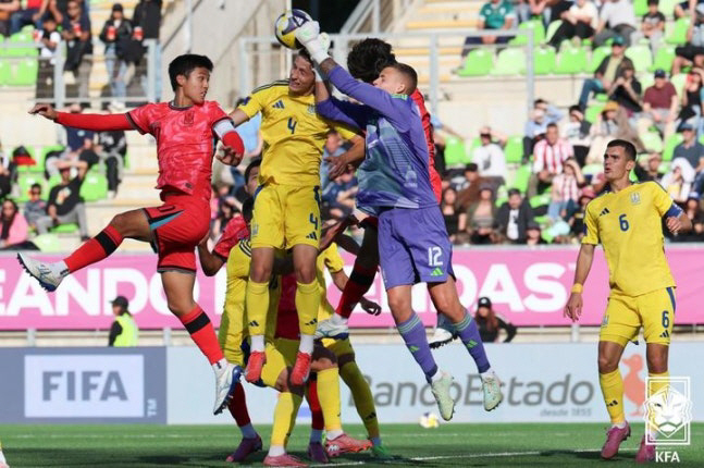 Two runs in 16 minutes  Kim Myung-joon's comeback goal Lee Chang-won-ho cried to Ukraine in the first round of the U20 World Cup with 12 losses